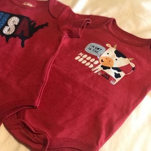 New never been worn onesies.